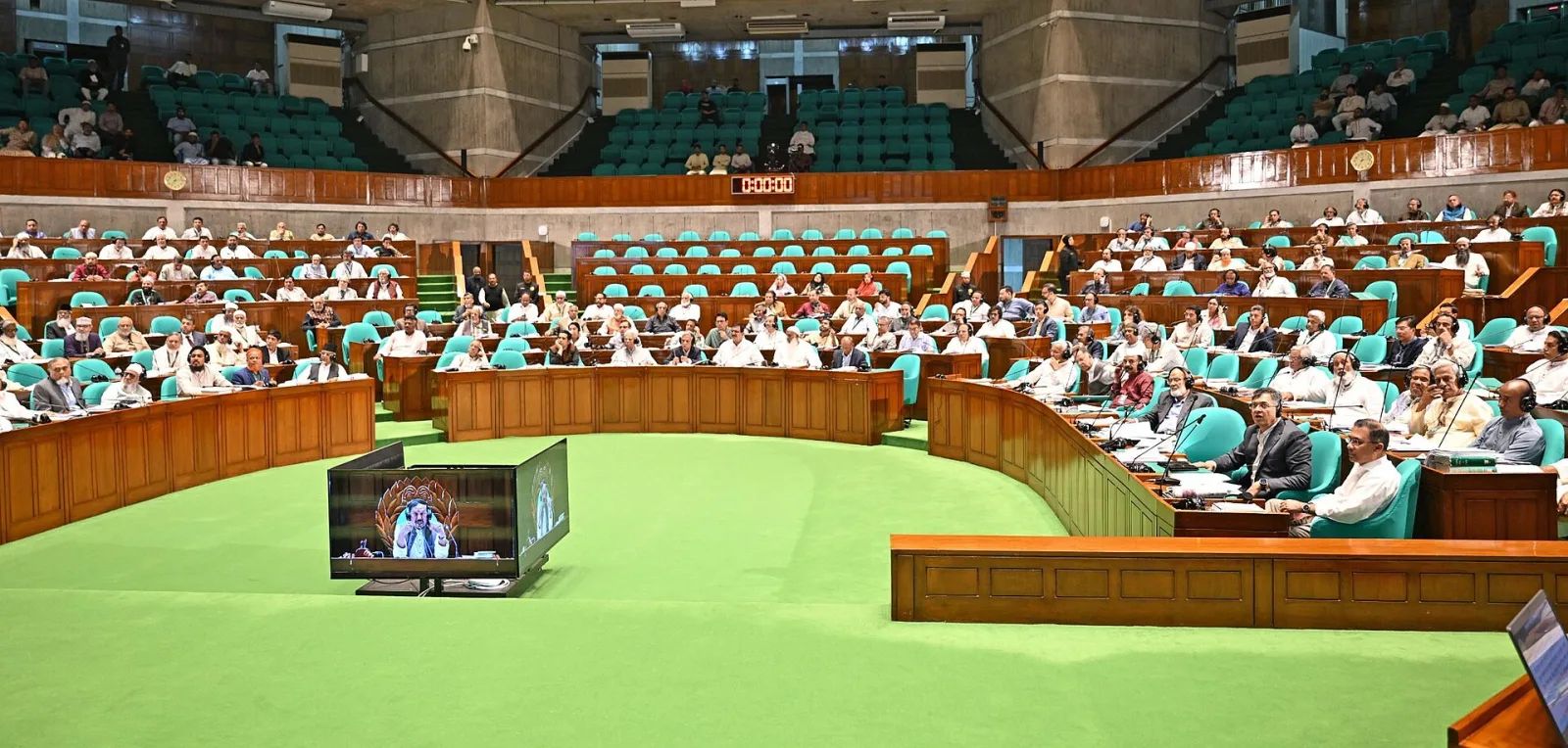 13th Parliament session, 10 April 2026.